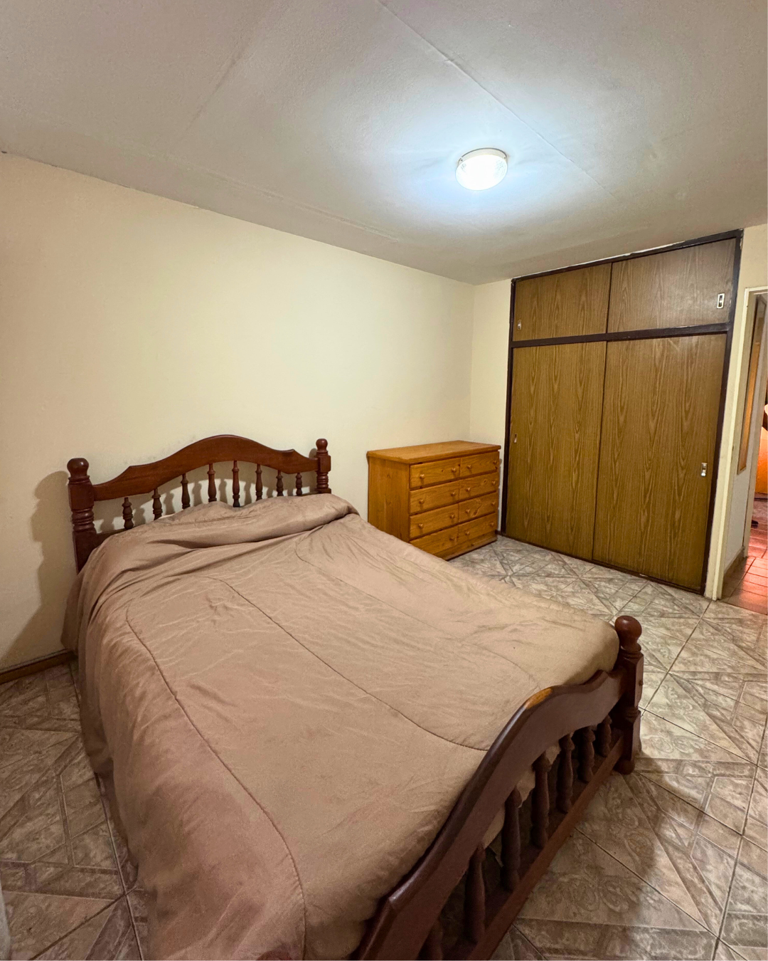 CHALET EN BARRIO LOS TRONCOS - Imagen 9
