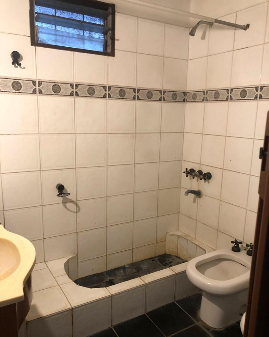 CHALET 6 AMB. A METROS DE AVENIDA. APTO CREDITO - Imagen 11