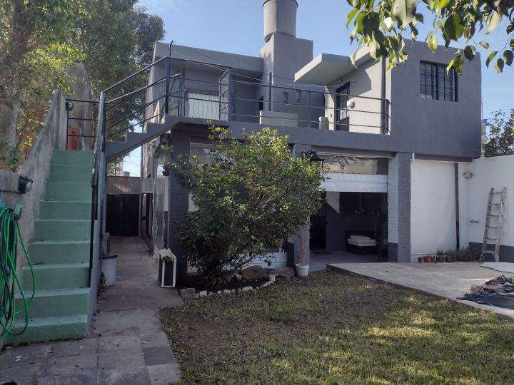 CHALET DOS PLANTAS EN PARQUE QUIRNO - Imagen 13