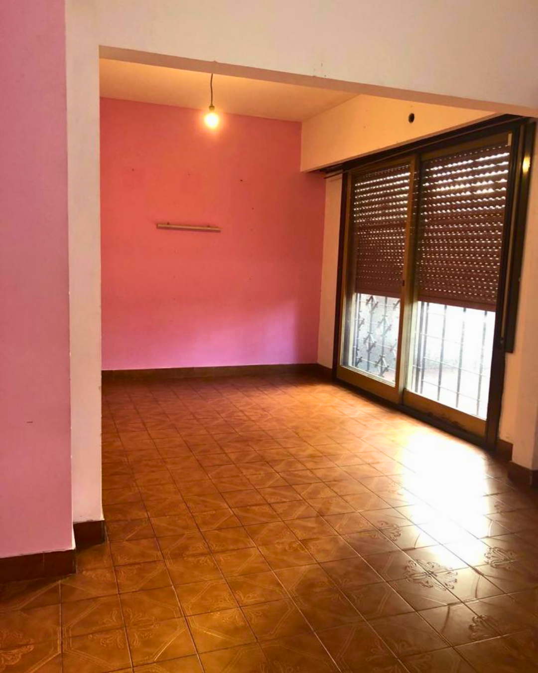 CHALET 6 AMB. A METROS DE AVENIDA. APTO CREDITO - Imagen 5