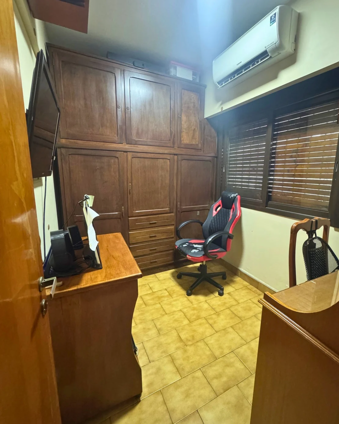 CHALET 6 AMBIENTES CON JARDIN EN PARQUE QUIRNO - Imagen 11