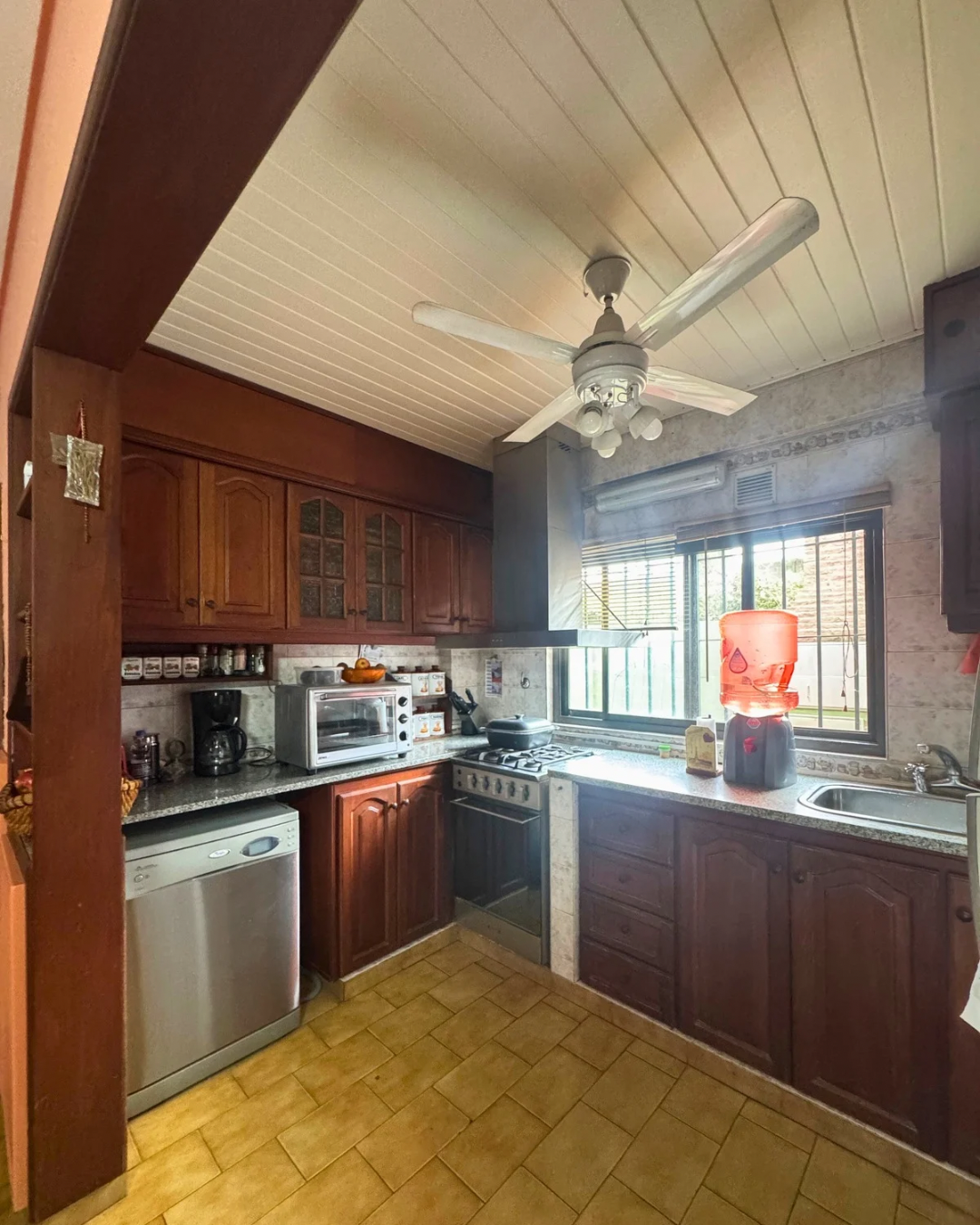 CHALET 6 AMBIENTES CON JARDIN EN PARQUE QUIRNO - Imagen 13