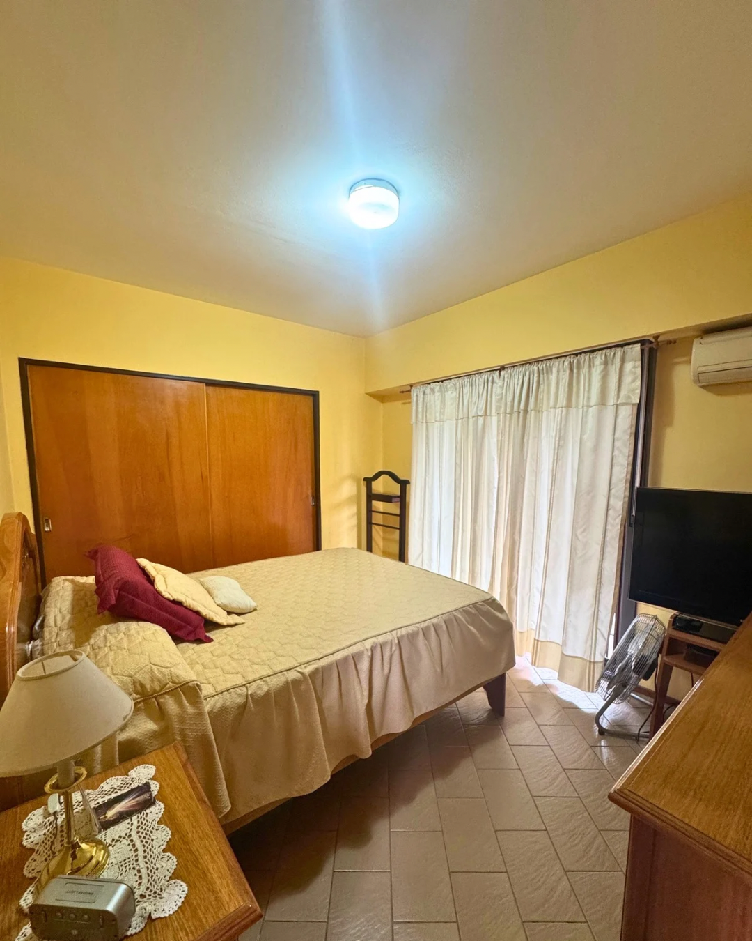 CHALET 6 AMBIENTES CON JARDIN EN PARQUE QUIRNO - Imagen 5