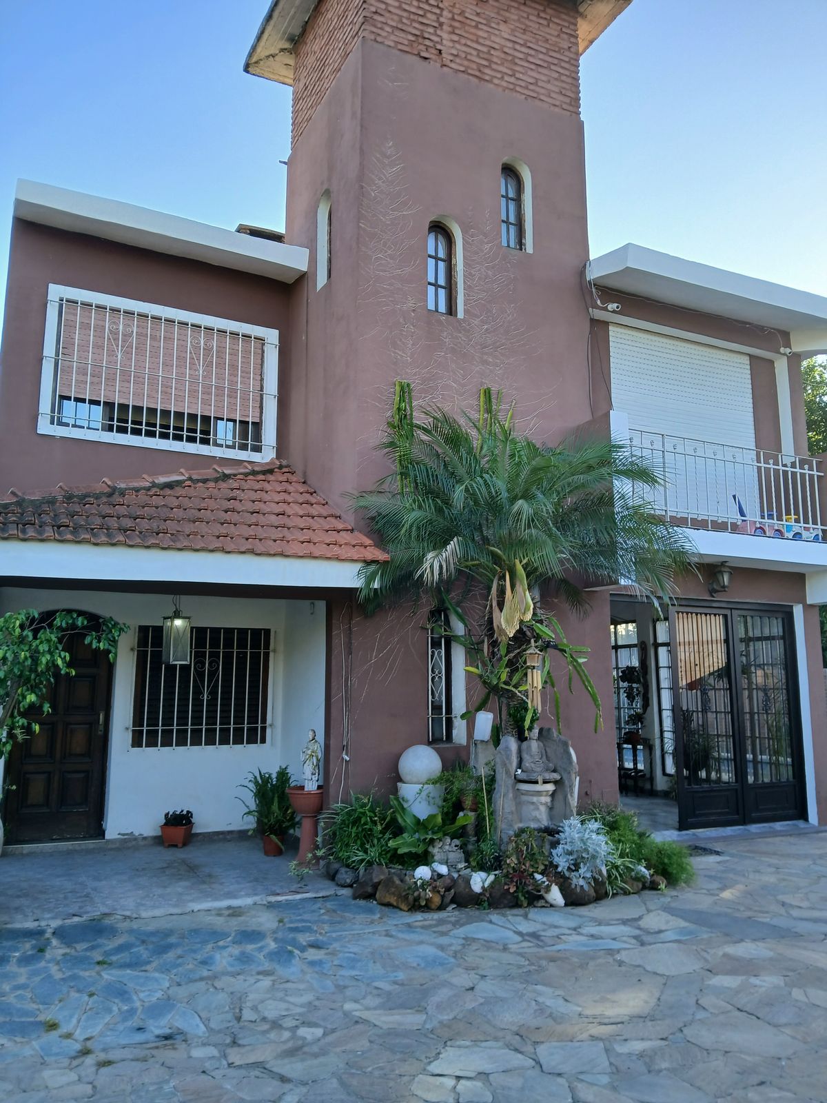 CASA EN VENTA SOBRE LOTE DE 600M2 EN LOS POLVORINES