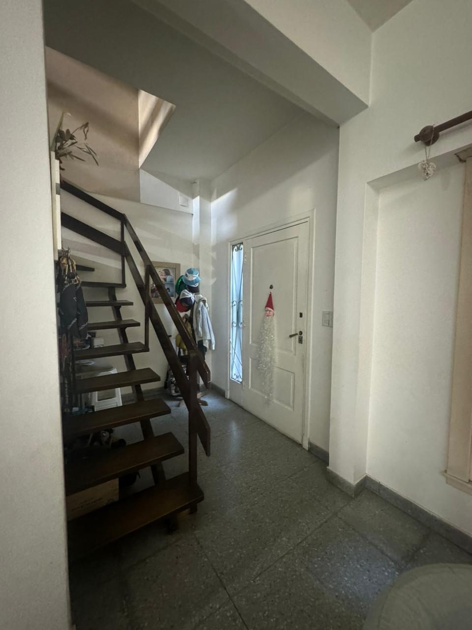 CHALET DOS PLANTAS A METROS DE AV. JAURETCHE - Imagen 10