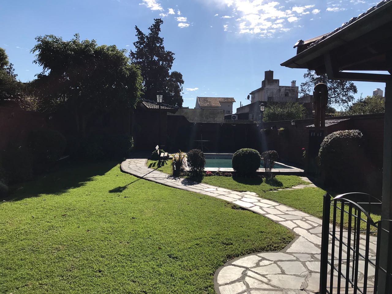 CHALET DOS PLANTAS EN PARQUE QUIRNO - Imagen 14