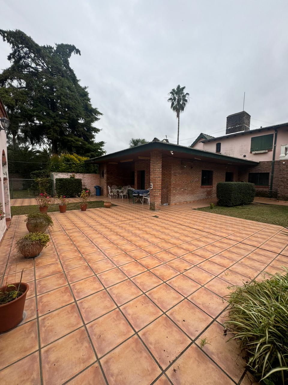 CHALET 7 AMBIENTES CON QUINCHO Y JARDIN - Imagen 11
