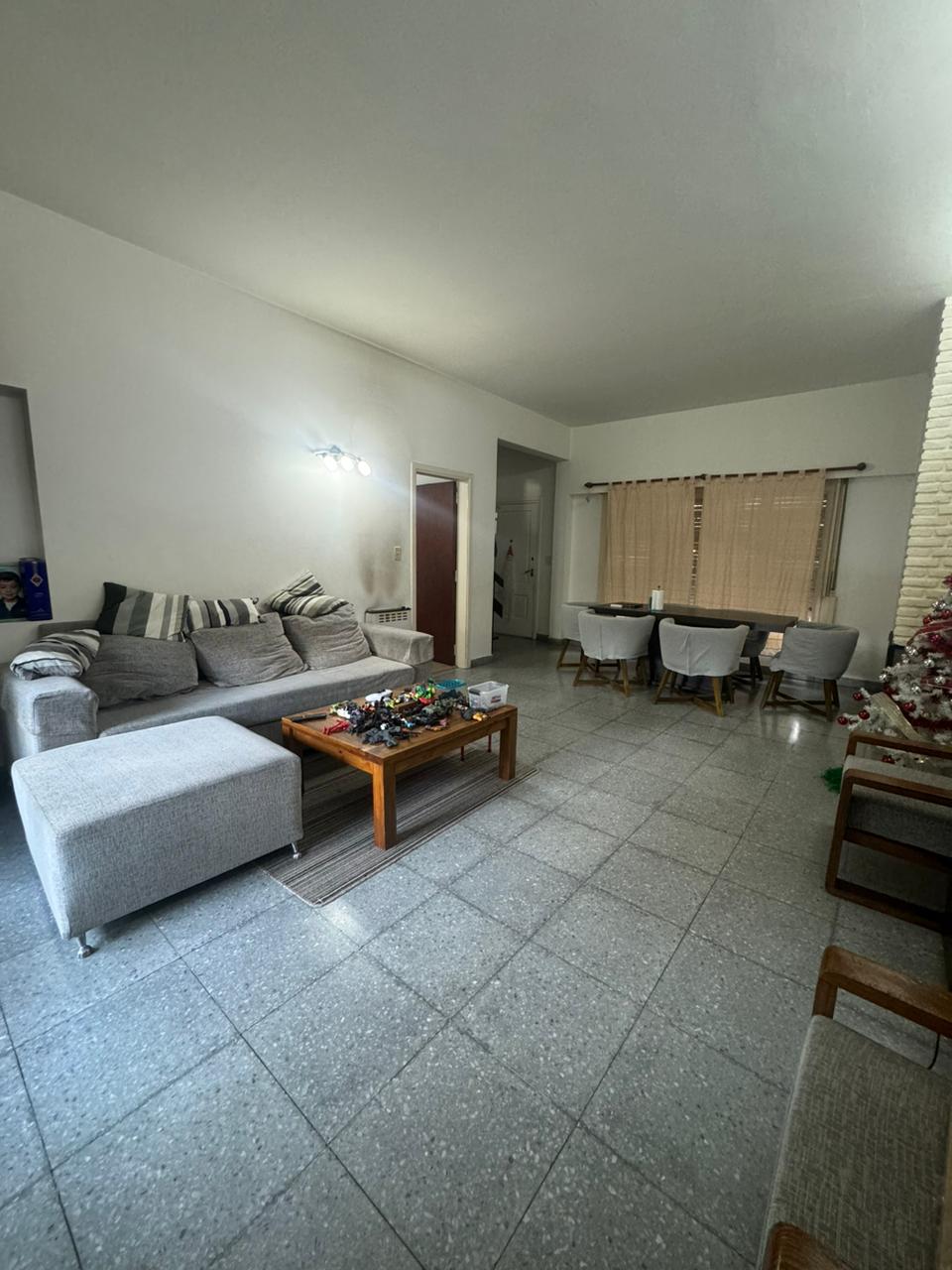 CHALET DOS PLANTAS A METROS DE AV. JAURETCHE - Imagen 18