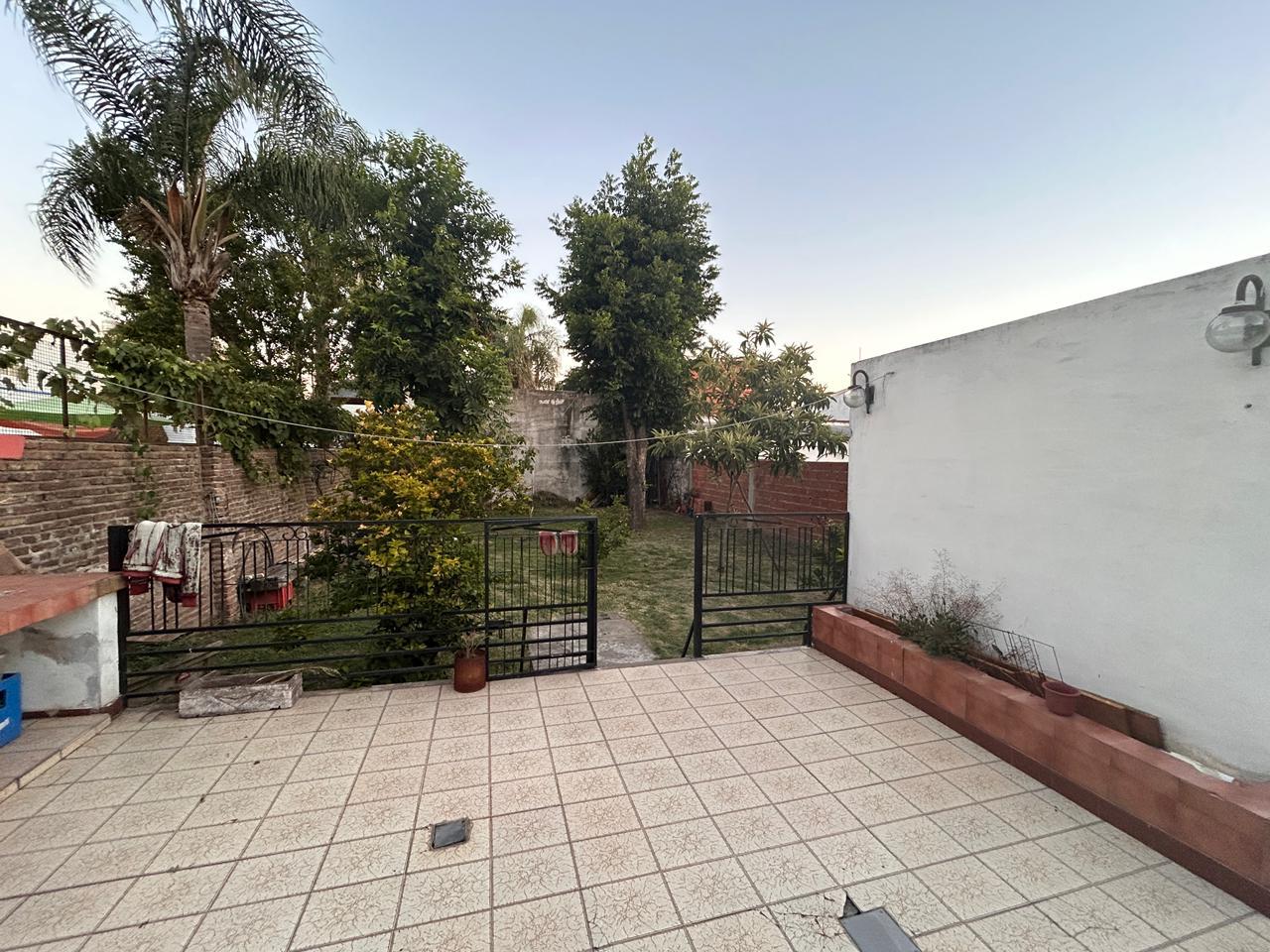 CASA CON LOCAL EN PARQUE QUIRNO - Imagen 8