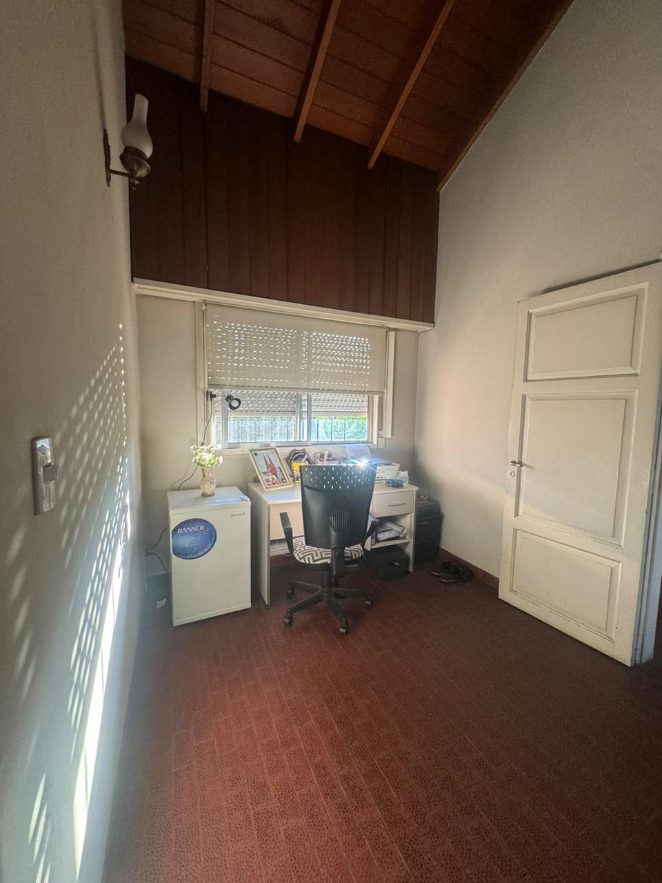 CHALET DOS PLANTAS A METROS DE AV. JAURETCHE - Imagen 15