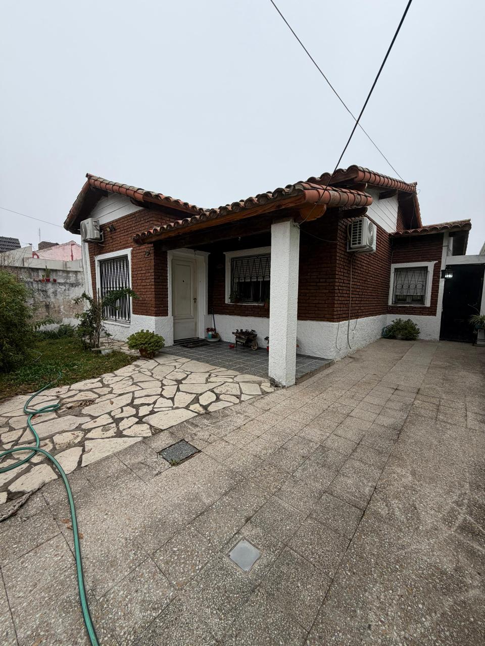CHALET 4 AMB. EN PARQUE JOHNSTON - Imagen 3