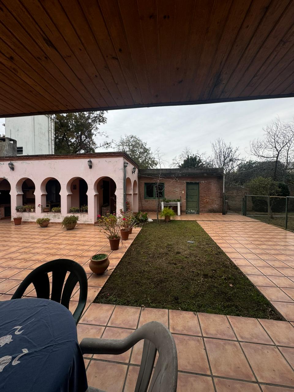 CHALET 7 AMBIENTES CON QUINCHO Y JARDIN - Imagen 14
