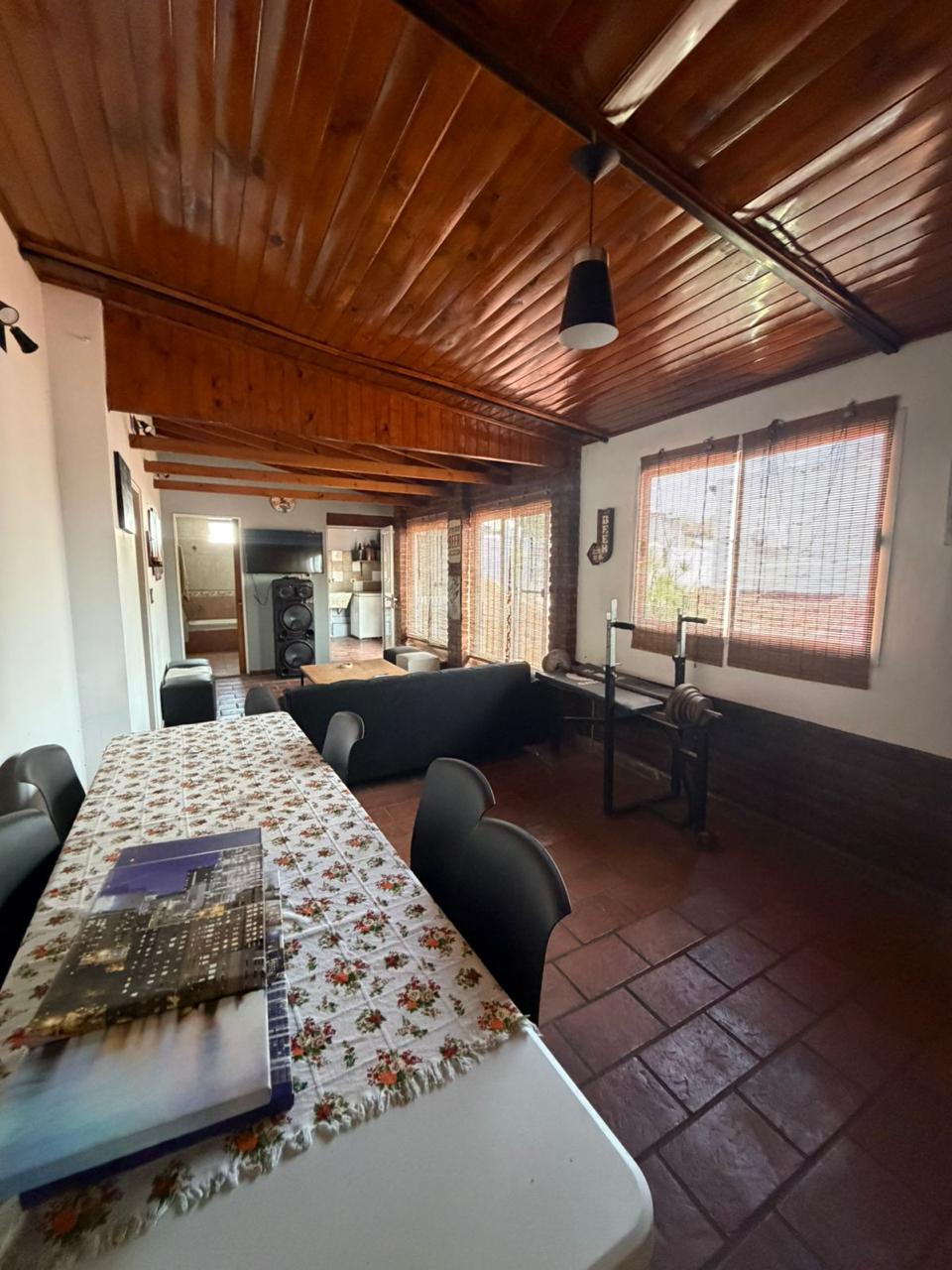 CHALET DOS PLANTAS A METROS DE BUSTAMANTE - Imagen 2