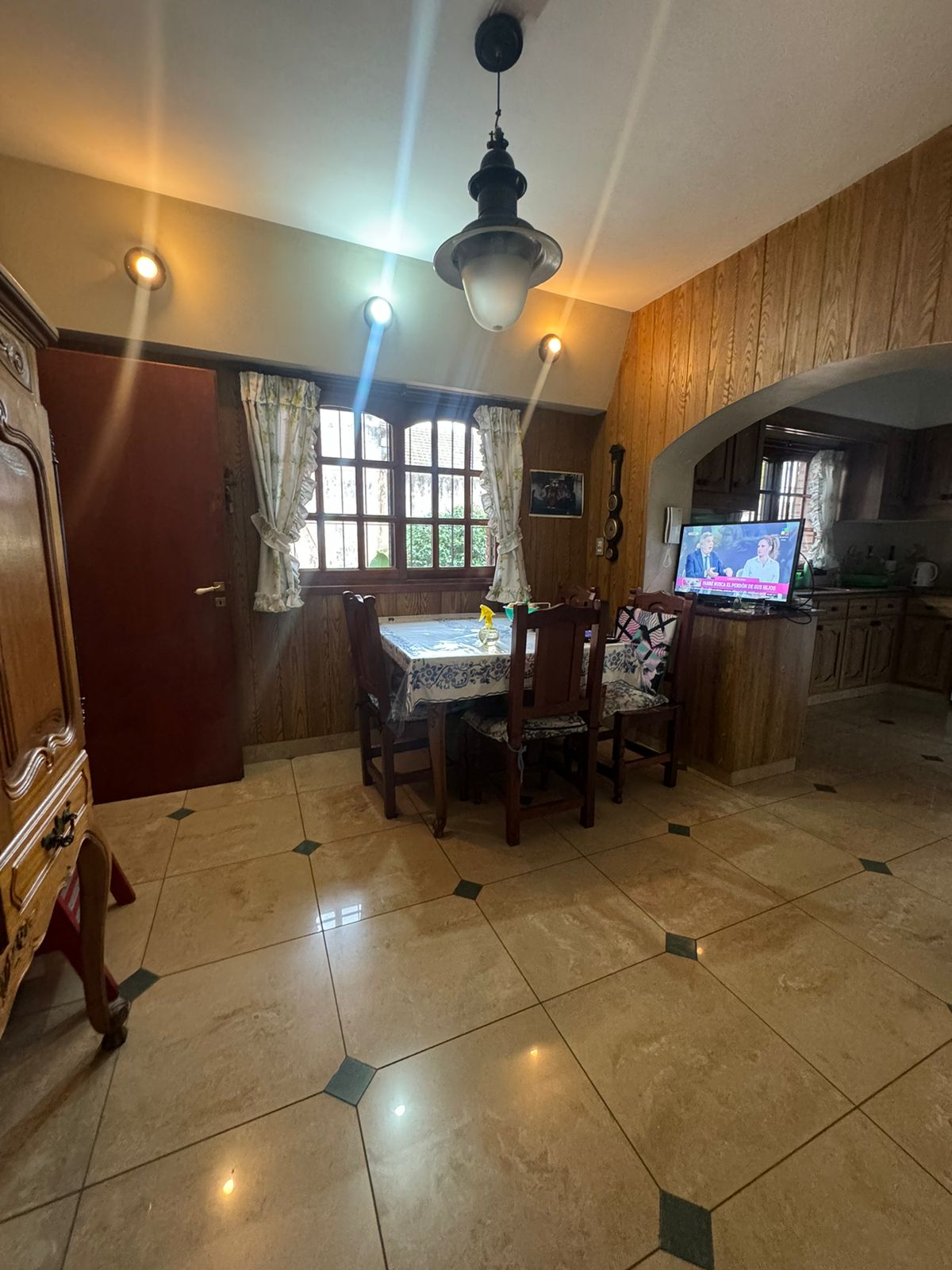 CHALET 7 AMBIENTES CON QUINCHO Y JARDIN - Imagen 19