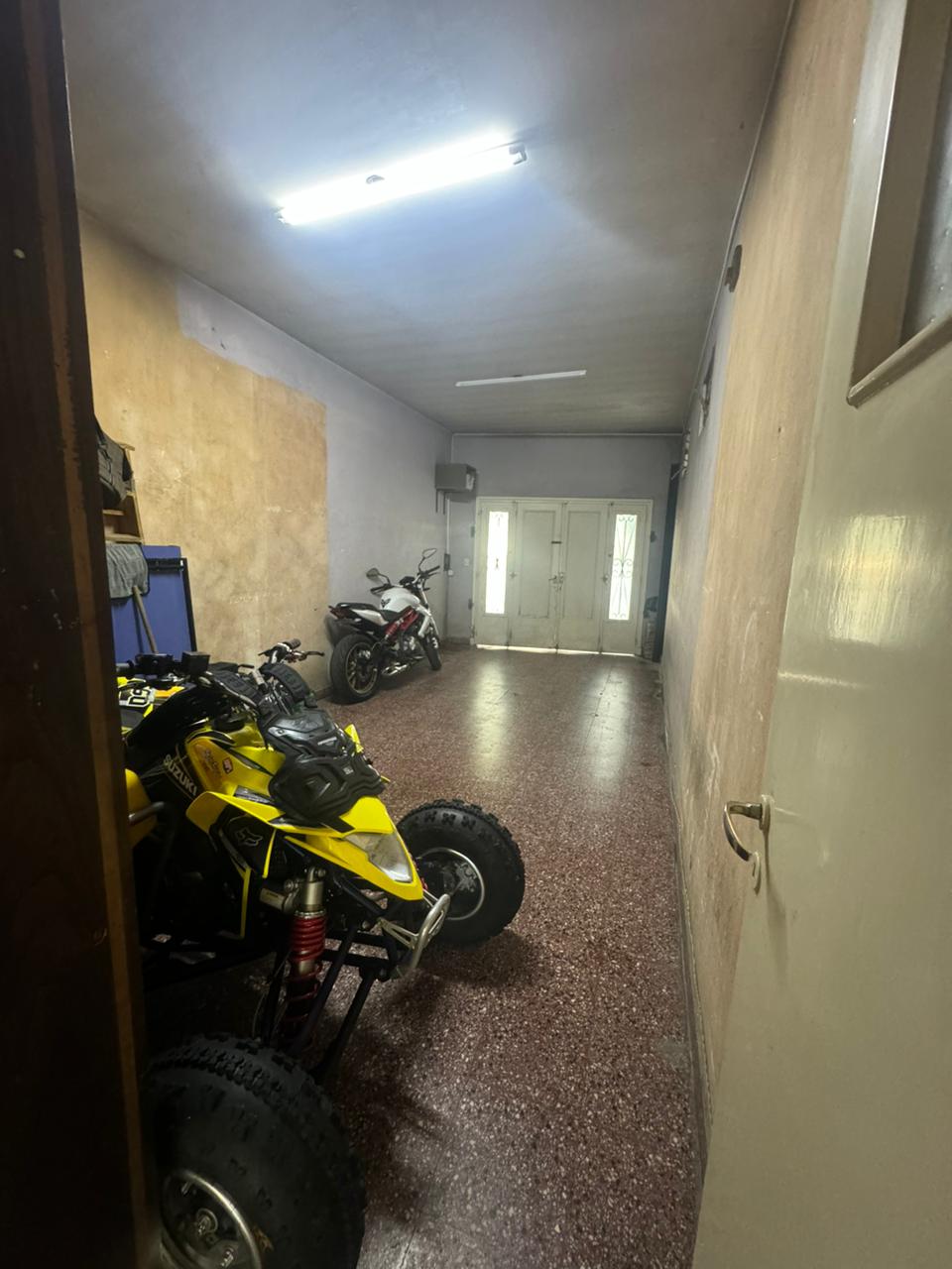 CHALET DOS PLANTAS A METROS DE AV. JAURETCHE - Imagen 6