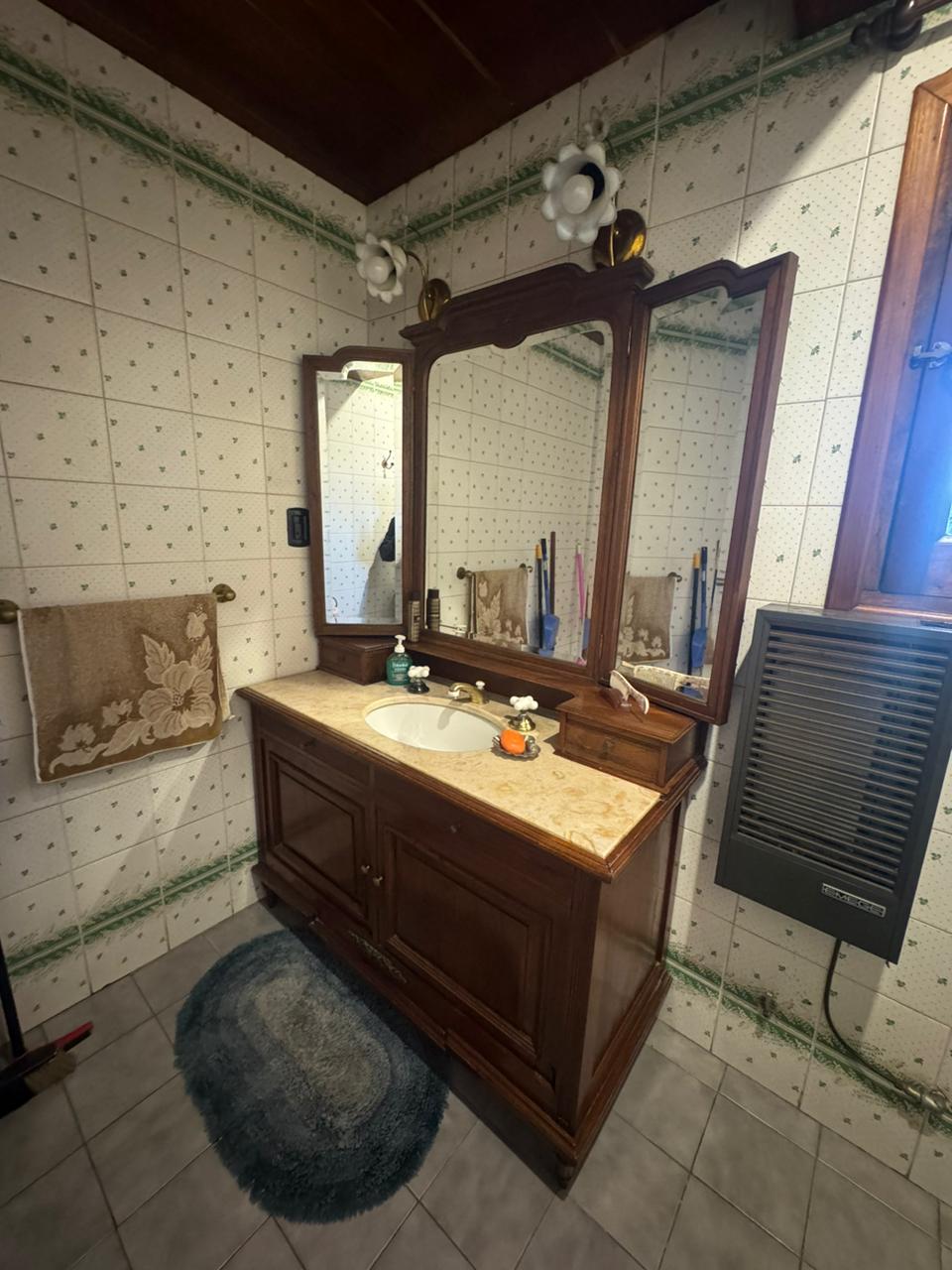 CHALET 7 AMBIENTES CON QUINCHO Y JARDIN - Imagen 8
