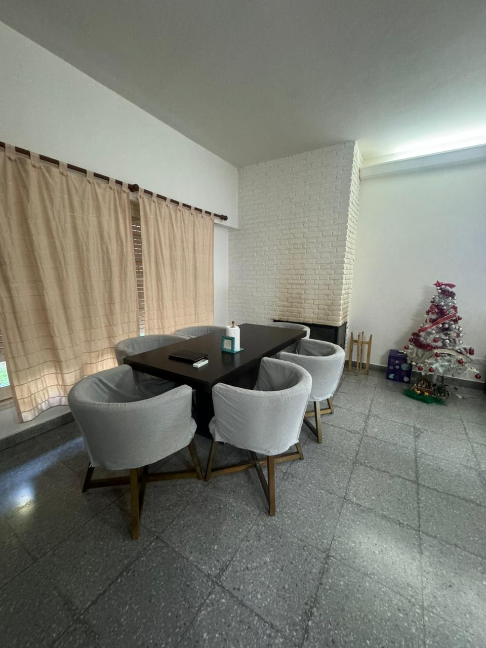 CHALET DOS PLANTAS A METROS DE AV. JAURETCHE - Imagen 7