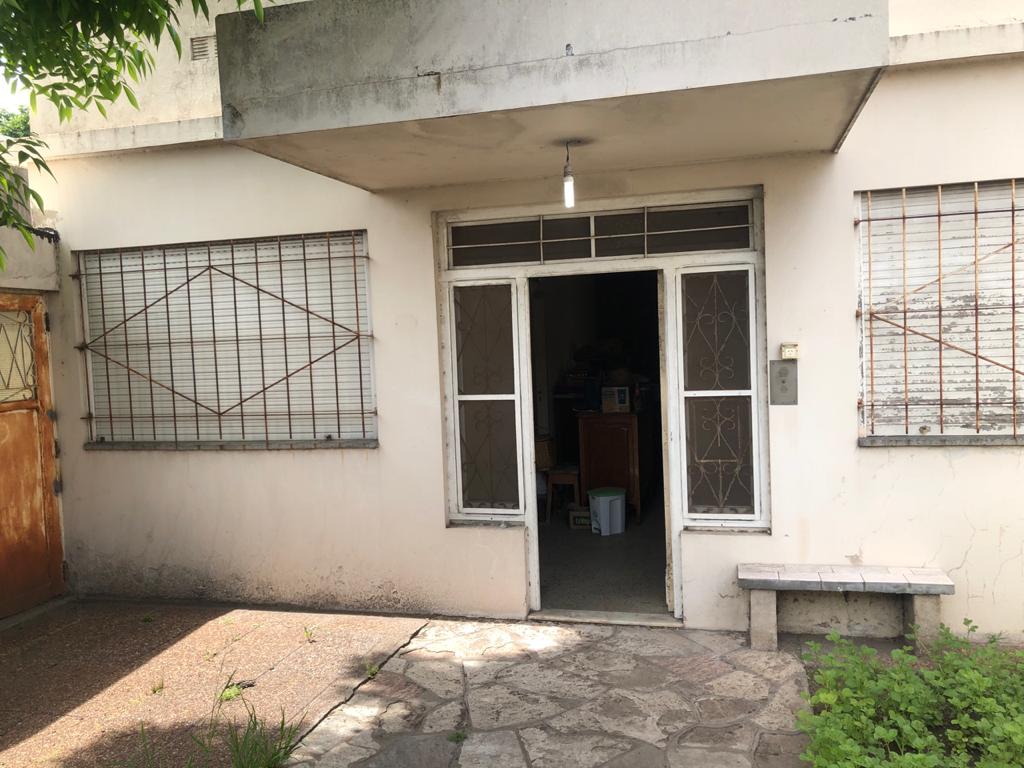 CASA EN VILLA TESEI SOBRE LOTE DE 10 X 50 - Imagen 4