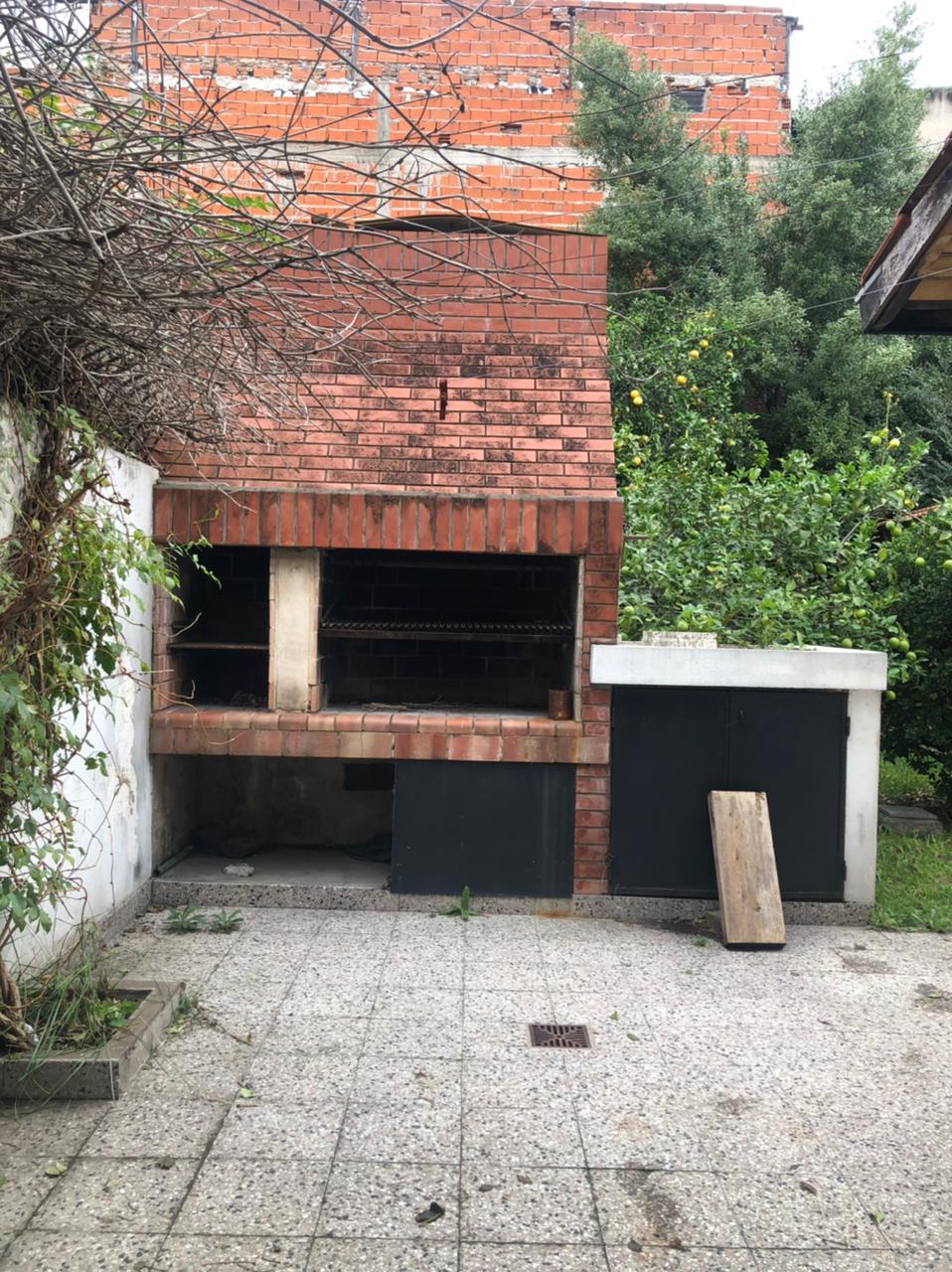 CHALET EN VENTA A UNA CUADRA DE AVENIDA - Imagen 3