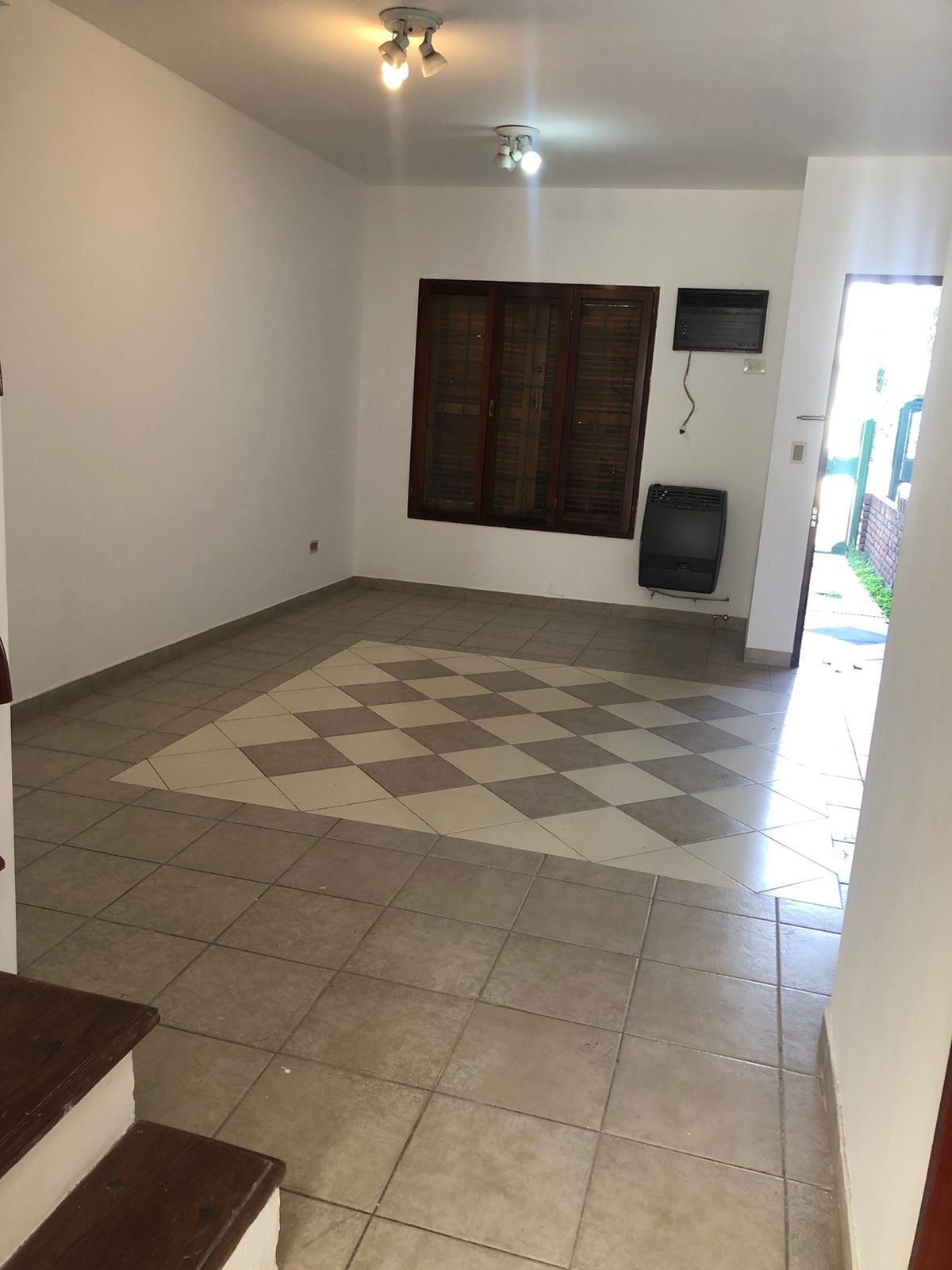 DUPLEX 4 AMBIENTES A UNA CUADRA DE AV. VERGARA - Imagen 5