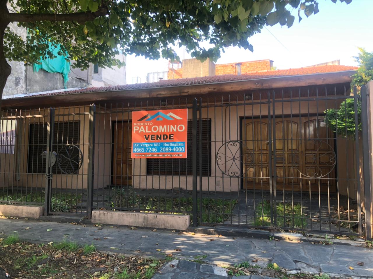 CHALET EN VENTA A UNA CUADRA DE AVENIDA