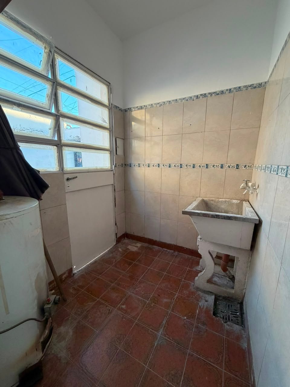 CHALET 3 AMB. A UNA CUADRA DE AV. VERGARA - Imagen 16
