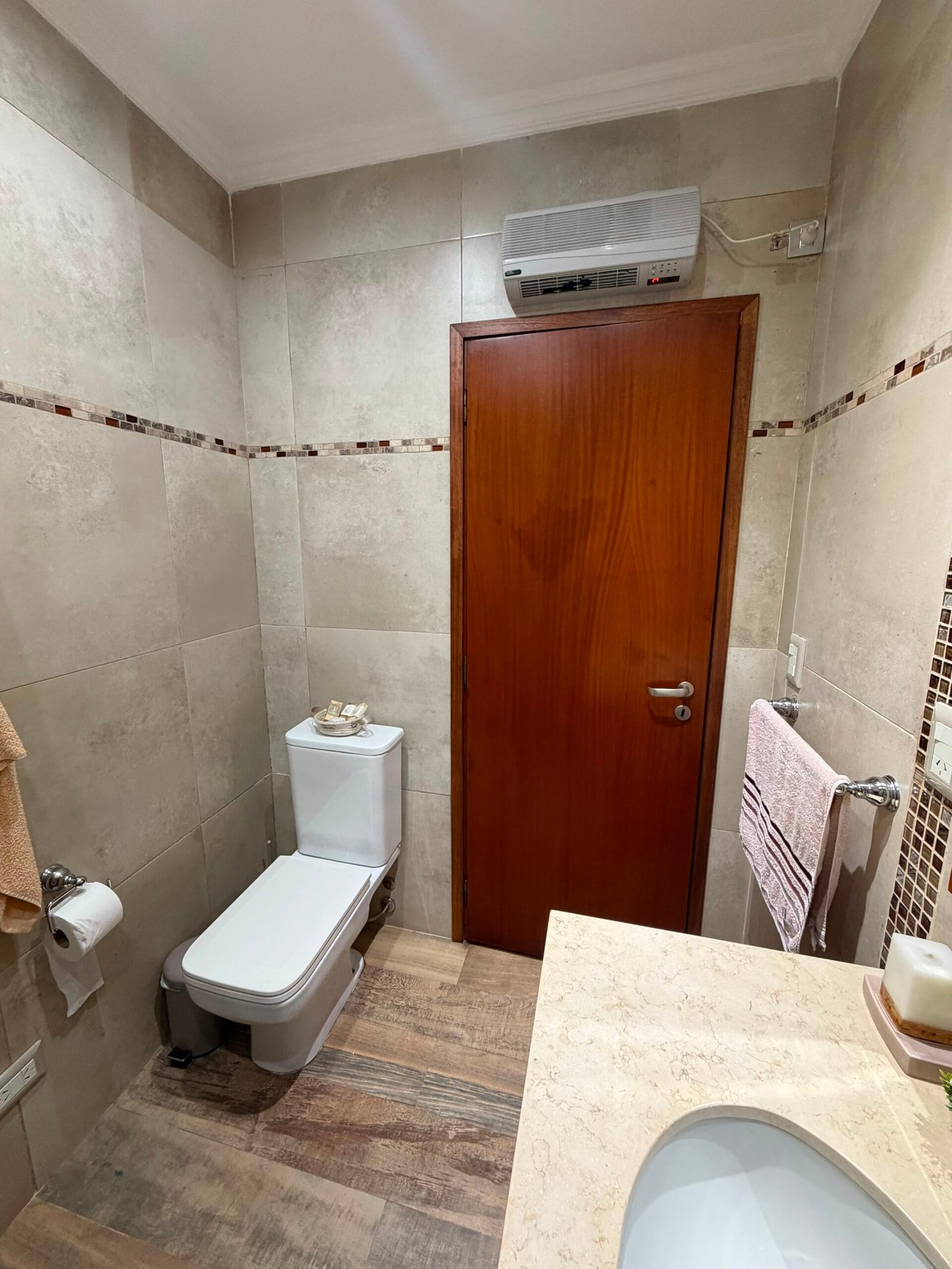CHALET 4 AMB. EN ESQUINA - Imagen 10