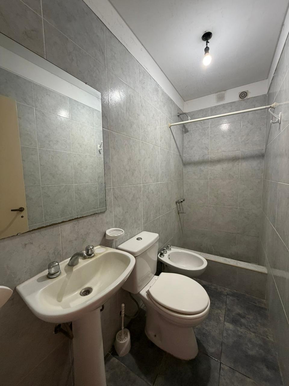 DEPARTAMENTO DOS AMBIENTES EN VILLA TESEI - Imagen 2
