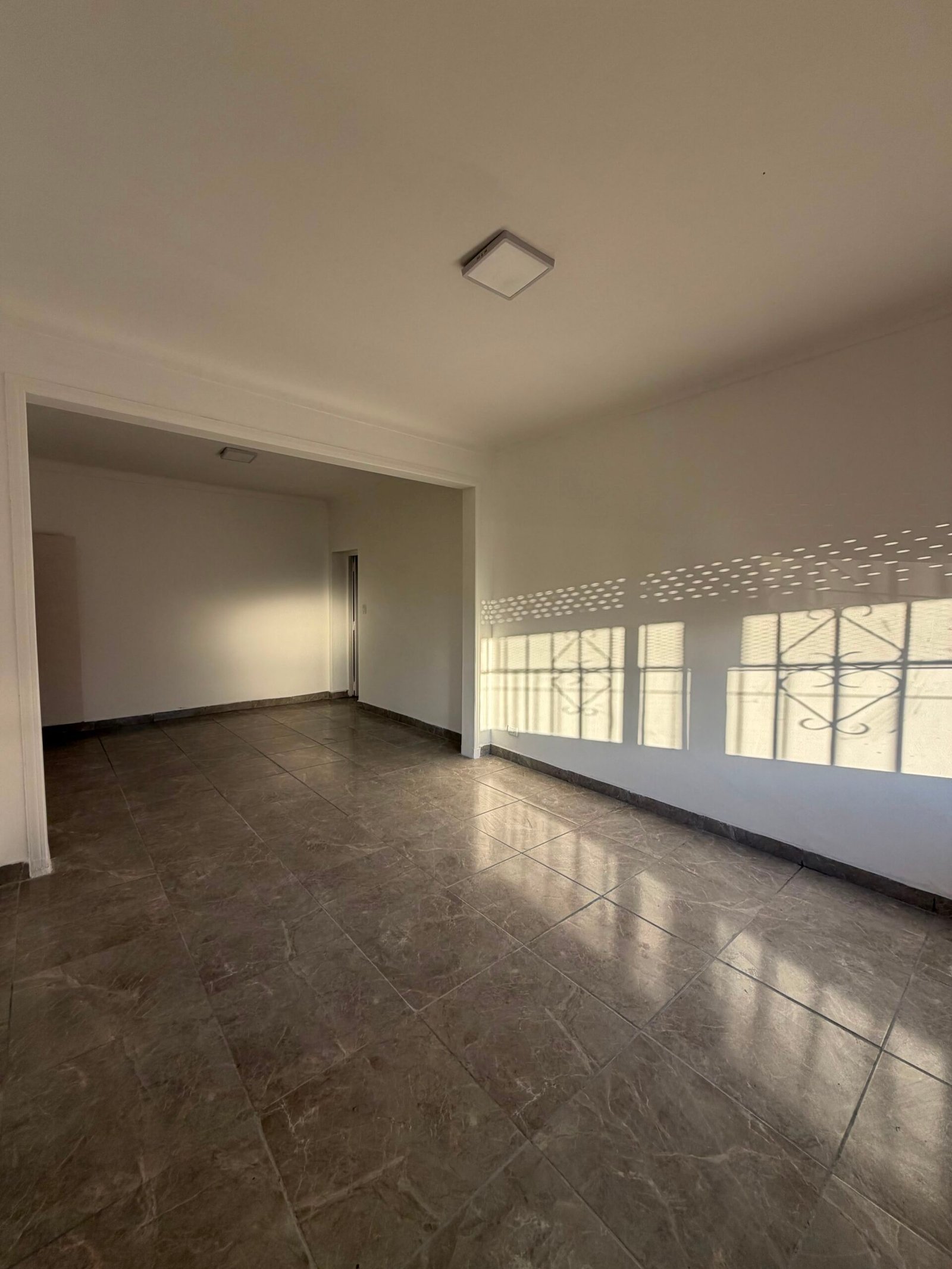 CHALET 3 AMB. A UNA CUADRA DE AV. VERGARA - Imagen 5