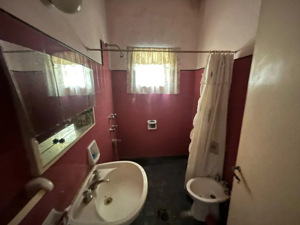 LOCAL COMERCIAL SOBRE AV. VERGARA + CASA 3 AMB. - Imagen 20