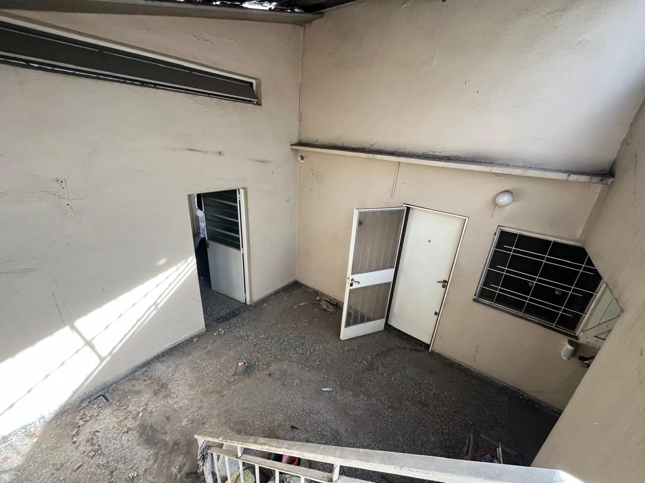 LOCAL COMERCIAL SOBRE AV. VERGARA + CASA 3 AMB. - Imagen 22