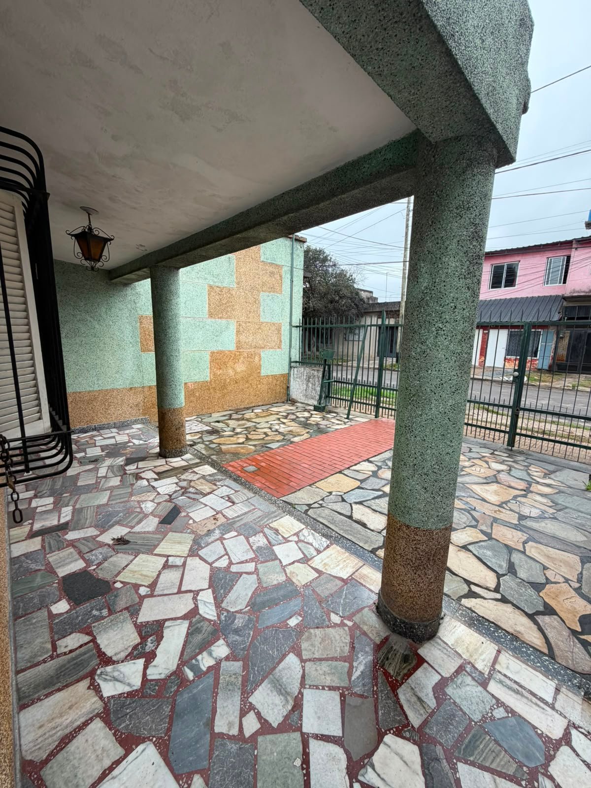 CASA 3 AMB. EN VILLA TESEI SOBRE LOTE DE 10 X 30 - Imagen 3
