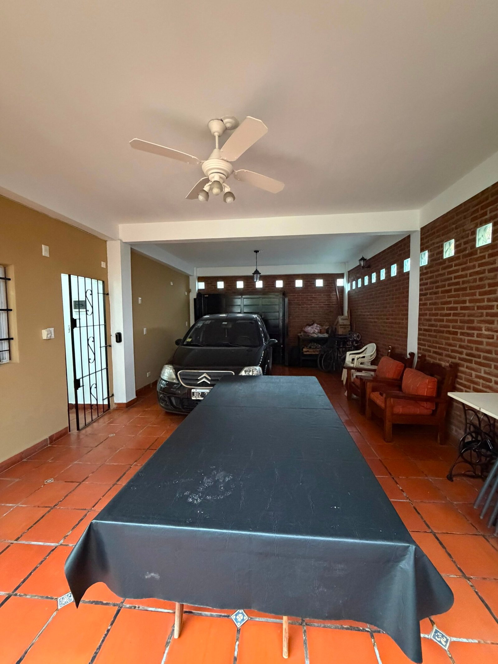 CHALET 4 AMB. EN ESQUINA - Imagen 7