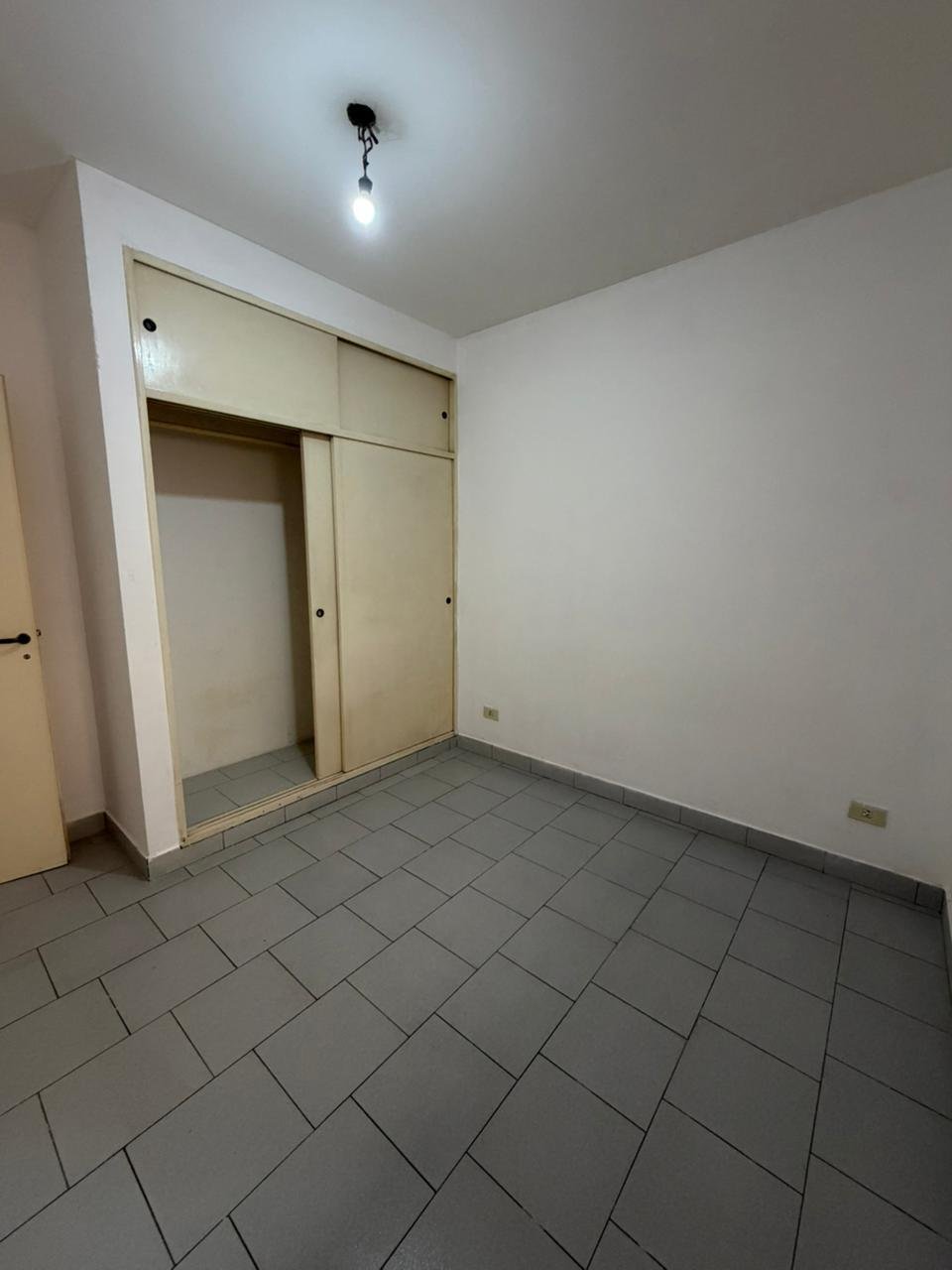 DEPARTAMENTO DOS AMBIENTES EN VILLA TESEI - Imagen 6