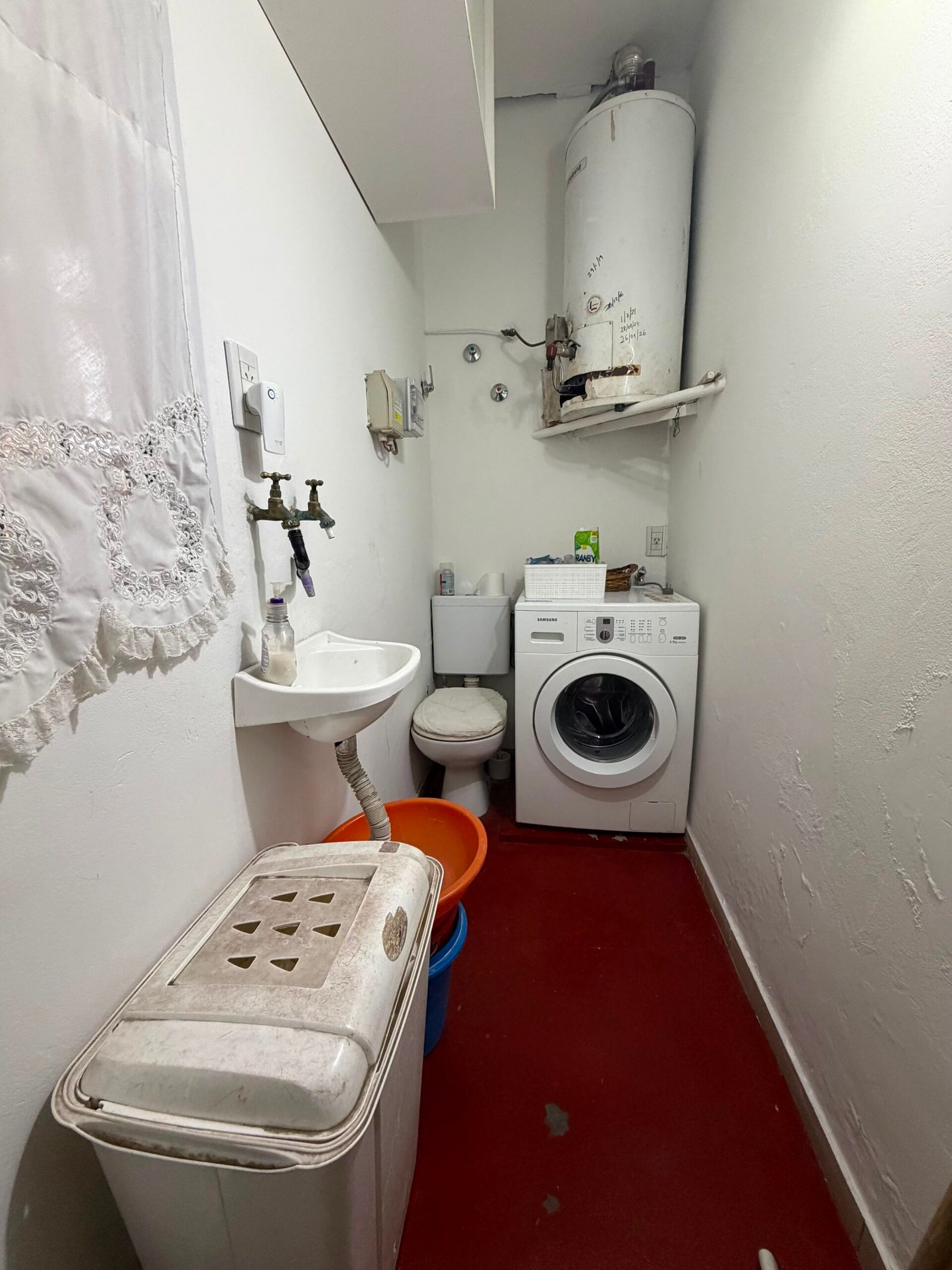 CHALET 4 AMB. EN ESQUINA - Imagen 9