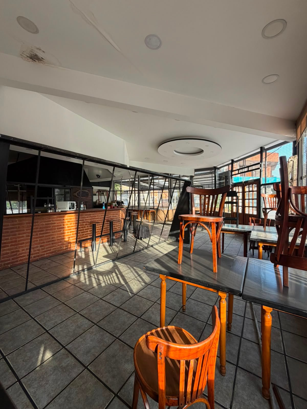 LOCAL COMERCIAL SOBRE AV. VERGARA + CASA 3 AMB. - Imagen 4