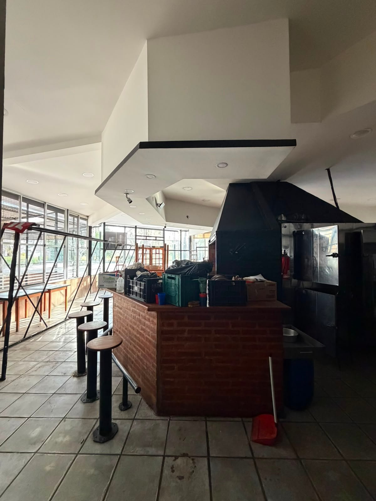 LOCAL COMERCIAL SOBRE AV. VERGARA + CASA 3 AMB. - Imagen 3