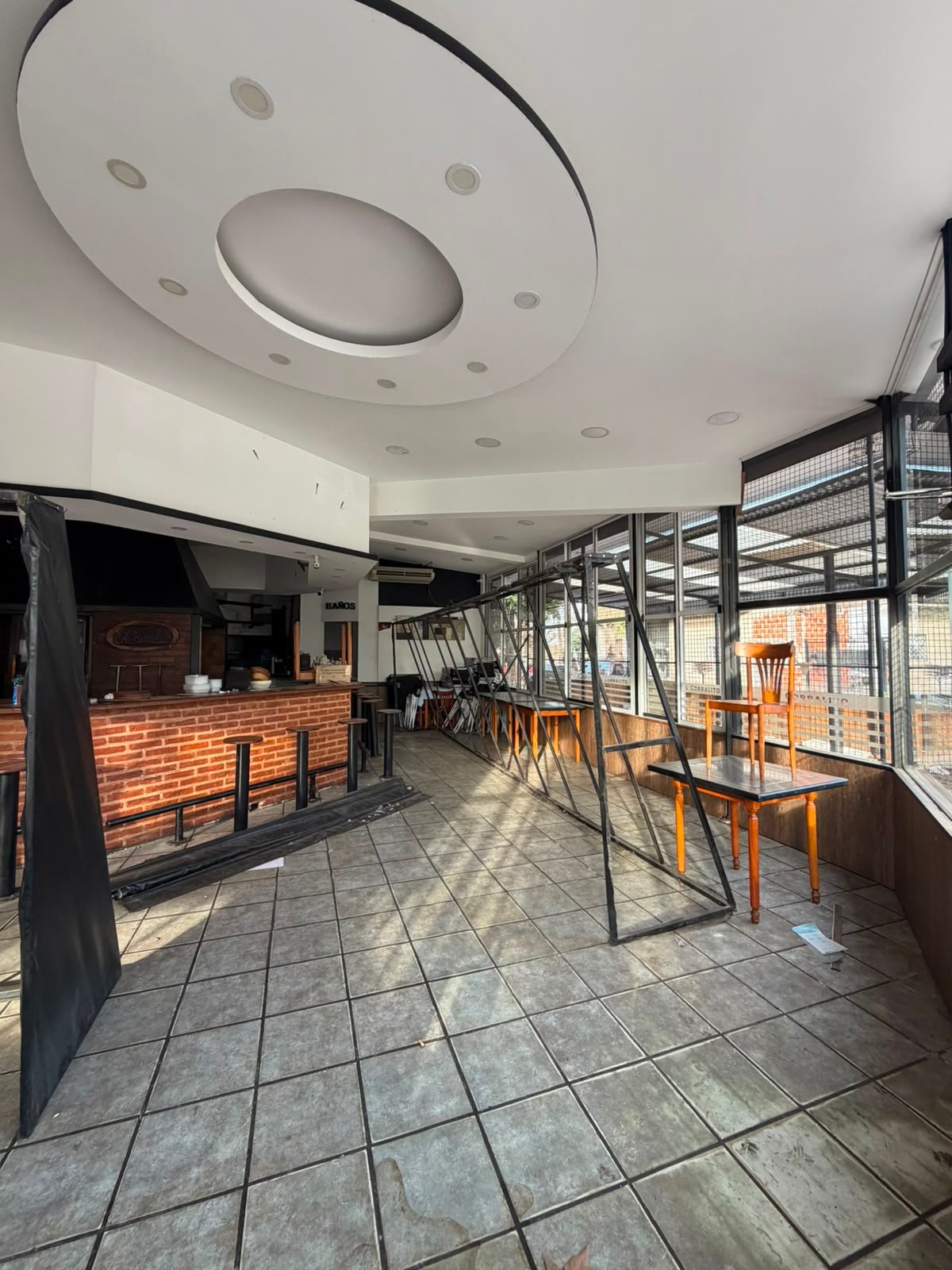 LOCAL COMERCIAL SOBRE AV. VERGARA + CASA 3 AMB. - Imagen 6