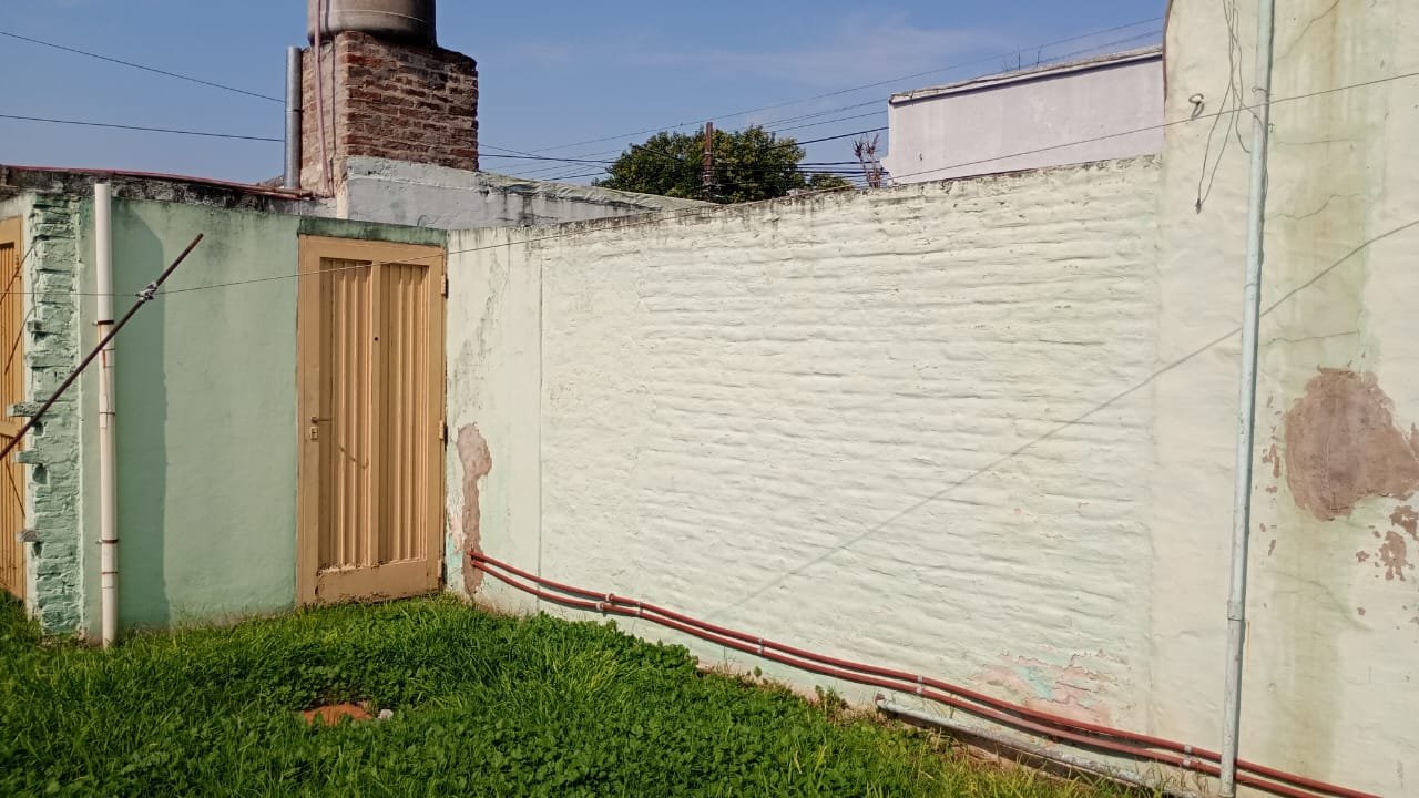 CASA AL FRENTE + DPTO INDEPENDIENTE - Imagen 3